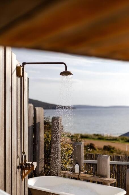 Bruny Boathouse Bed & Breakfast Alonnah Dış mekan fotoğraf