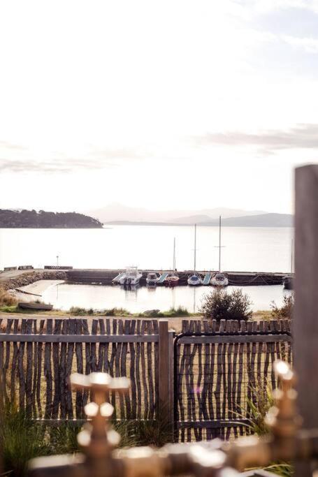 Bruny Boathouse Bed & Breakfast Alonnah Dış mekan fotoğraf