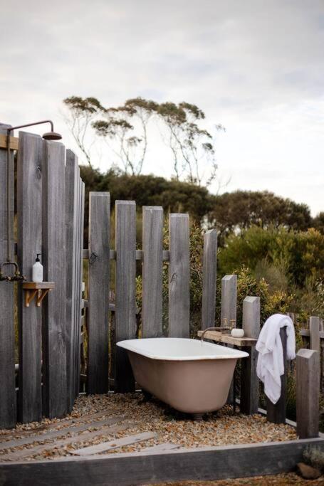 Bruny Boathouse Bed & Breakfast Alonnah Dış mekan fotoğraf